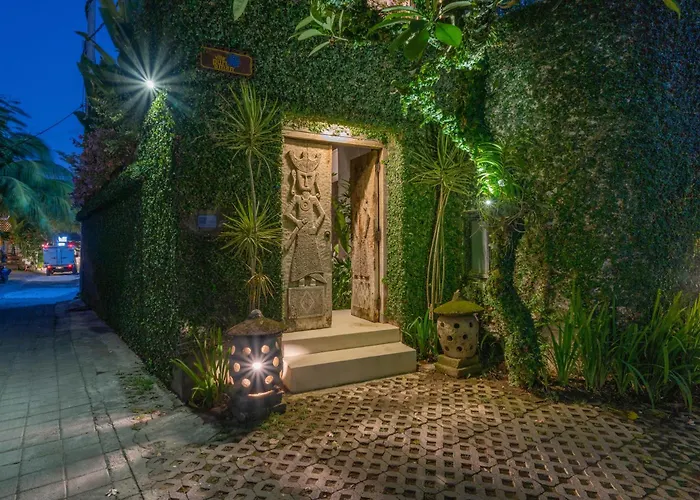 Puri Aman - Unique & Lush 3br Pool - Next To Gigi Susu & Walk To