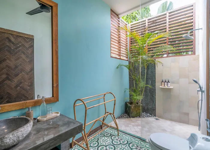 Villa Puri Aman - Unique & Lush 3br Pool - Next To Gigi Susu & Walk To