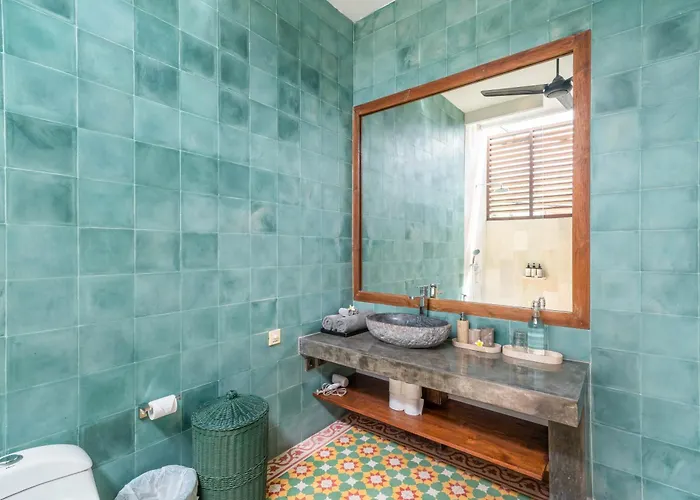 Puri Aman - Unique & Lush 3br Pool - Next To Gigi Susu & Walk To Villa *