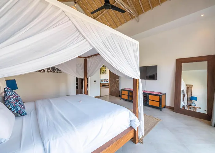 Puri Aman - Unique & Lush 3br Pool - Next To Gigi Susu & Walk To