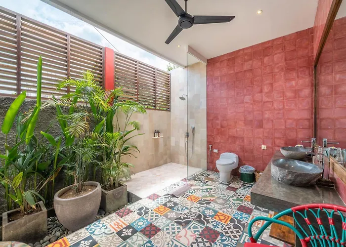 Puri Aman - Unique & Lush 3br Pool - Next To Gigi Susu & Walk To Villa