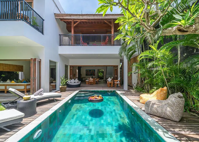 Puri Aman - Unique & Lush 3br Pool - Next To Gigi Susu & Walk To Villa