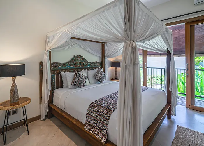 Puri Aman - Unique & Lush 3br Pool - Next To Gigi Susu & Walk To Villa *