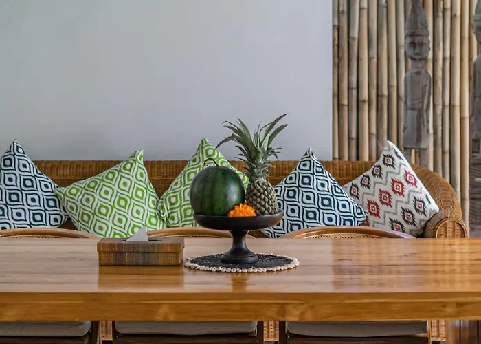 Puri Aman - Unique & Lush 3br Pool - Next To Gigi Susu & Walk To Canggu