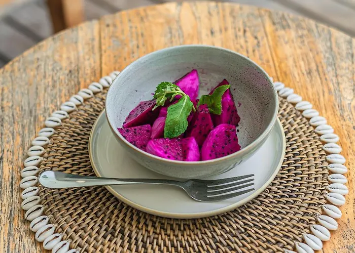 Puri Aman - Unique & Lush 3br Pool - Next To Gigi Susu & Walk To Canggu