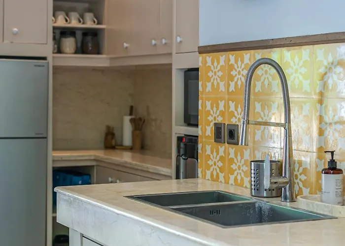 Puri Aman - Unique & Lush 3br Pool - Next To Gigi Susu & Walk To