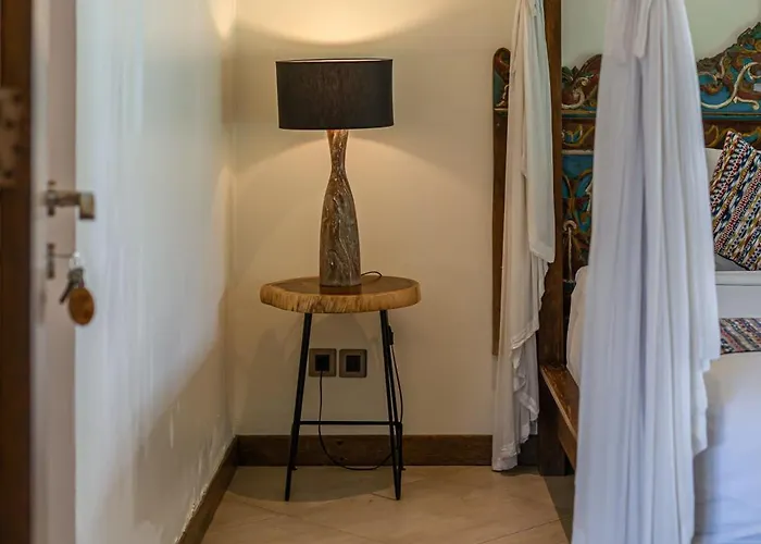 Villa Puri Aman - Unique & Lush 3br Pool - Next To Gigi Susu & Walk To *